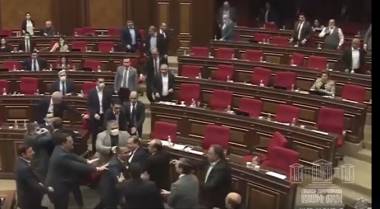 Ազգային սոխով․ անոնս