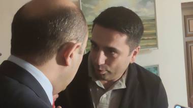 Ո՞վ է ում վիրավորել և սադրել