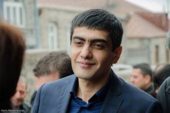 Լիսկան ու իր բորենիներն են անում. Գորիսի քաղաքապետը`քաղաքացուն ծեծի ենթարկելու մասին (տեսանյութ)