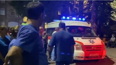 Տղերք պինդ կացեք, համալսարանական Սպիտակ Բանակը ճանապարհին է