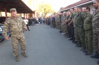 «Պիտի փրթենք բառիս բուն իմաստով». Սասուն Միքայելյանը՝ երկրապահներին