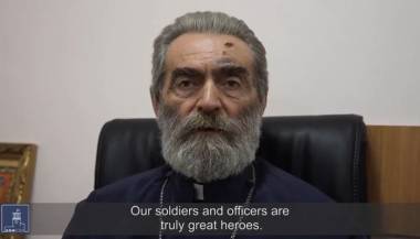 Առավոտից երեկո խփում են, բայց երկաթի պես կանգնած են մեր տղաները. Պարգև Սրբազան