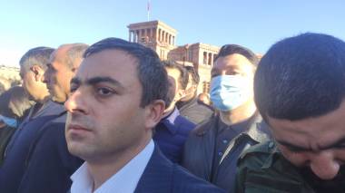 Շարմազանովին երեք ժամ պահել բաց են թողել