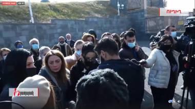 Ուղիղ. Ժամկետային զինծառայողների հարազատները ակցիա են իրականացնում