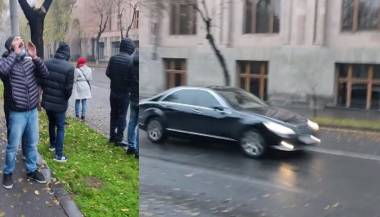 ՀՅԴ երիտասարդները ձվերով ու կոչերով դիմավորեցին Նիկոլ Փաշինյանին