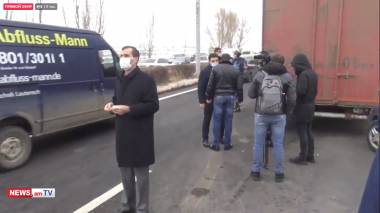 Փաշինյանի հրաժարականը պահանջող քաղաքացիները փակել են Երեւան-Սեւան ճանապարհը