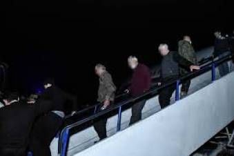 Արայիկ Հարությունյանը մասնակցել է գերիների՝ հայրենիք տեղափոխող օդանավի դիմավորմանը