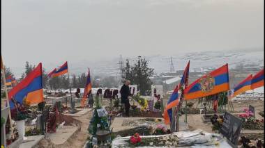 Վեհ ցավի ու վշտի մեջ բառերն ավելորդ են. Արթուր Աբրահամը՝ Եռաբլուրում