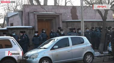 Ուղիղ. Բողոքի ակցիա Ազգային ժողովի շենքի դիմաց