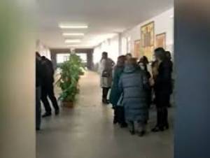 Աբովյանի ավագ դպրոցում դասադուլն ու գործադուլը շարունակվում է