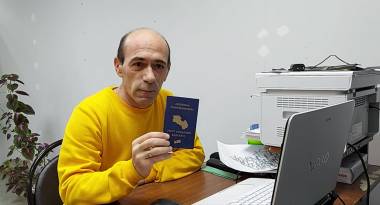 Ուզում եմ կապիտուլյանտի ուսապարկի մեջ տեղադրել  «Հպարտ քաղաքացու անձնագիրը»