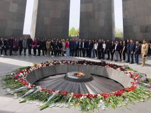 Հազարավոր պարող-պարուհիների խմբապարը՝ ի հիշատակ նահատակված նախնիների