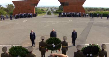 Հարգանքի տուրք՝ Սարդարապատի ճակատամարտի հերոսների հիշատակին