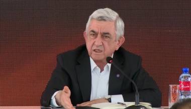 Եթե շատ է ուզում, թող ուղիղ զանգի Ալիևին. օպերատիվ կապ ունի, պայմանավորվածություններ ունի. Սերժ Սարգսյան