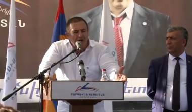 «Բարգավաճ Հայաստան» կուսակցության նախընտրական քարոզարշավը  Էջմիածին քաղաքում