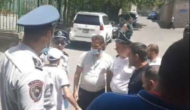 Գնացեք արձանագրություն կազմեք. միջադեպ 7/55 և 7/56 ընտրատեղամասերում