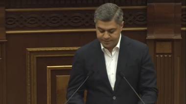 Մայր Հայաստանը Արցախից ձեռքերը չի լվացել. Արթուր Վանեցյան