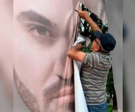 «Երբ երեխուս հետ կբերեն, էդ ժամանակ էլ թող համերգ տան». արցախցին պատռում է Անդրեի համերգի պաստառը