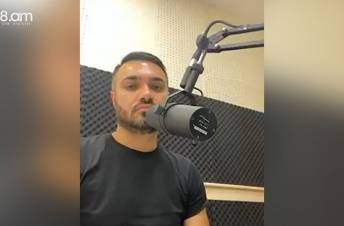 Երբ որ վարչապետները լրագրող էին, Անդրեն հայտնի երգիչ էր