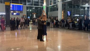 Արգենտինական տանգո՝ «Զվարթնոց» օդանավակայանում