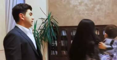 Արփի Գաբրիելյանն ընտանեկան տոնական տեսանյութ է հրապարակել