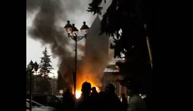 Հրդեհ Գյումրու կենտրոնական հրապարակում