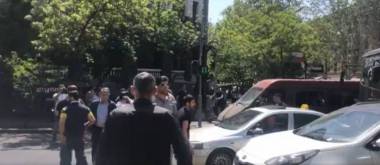 Արթուր Վանեցյանի աջակիցները փակել են Տերյան-Մոսկովյան խաչմերուկը