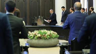 Կառավարության նիստ. Ուղիղ