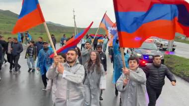 Արցախցի երիտասարդները միացել են երթին