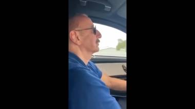 Ալիևը «Նոլդու Փաշինյան» երգի տակ մեքենա է վարում