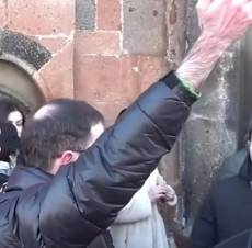 «Նոլդու Փաշինյան». թալինցի երիտասարդի ակցիան Փաշինյանի գալու ժամանակ