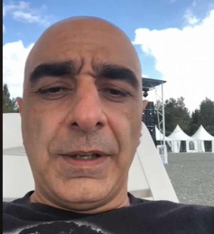 Դերասան Անդրանիկ Հարությունյանը առանց դիմակ Սեւանից լայվ է մտել