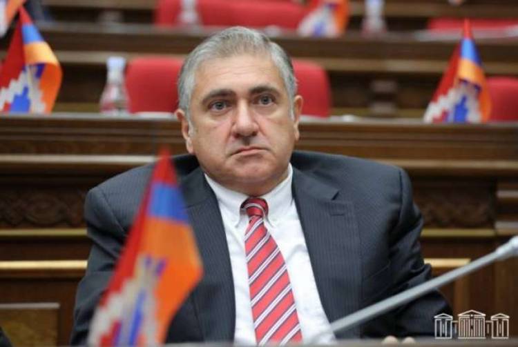 Այդ հայտարարությունից հետո Ադրբեջանը պետք է իր զորքերը հանի Հայաստանի ինքնիշխան տարածքից